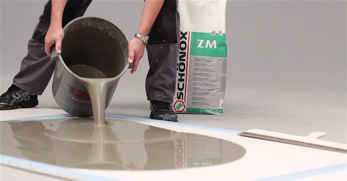 Pouring leveler from a bucket